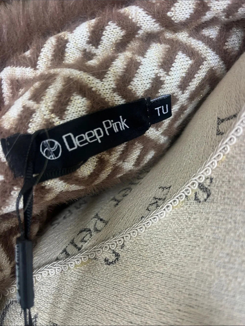 NWT Deep Pink luxurious brown & cream boho faux fur poncho sweater w/fringe - Picture 6 of 9
